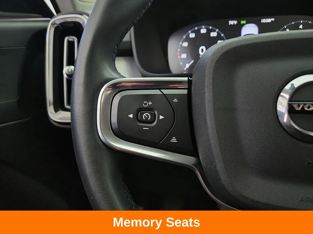 2022 Volvo XC40 Momentum - Photo 20