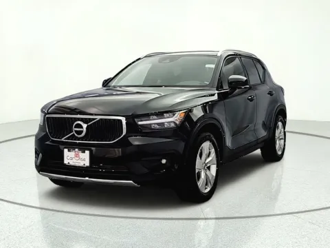 Photos of 2022 Volvo XC40 Momentum for sale in Gurnee, IL at CarWise Gurnee