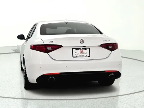 More photos of 2019 Alfa Romeo Giulia at CarWise Gurnee, IL