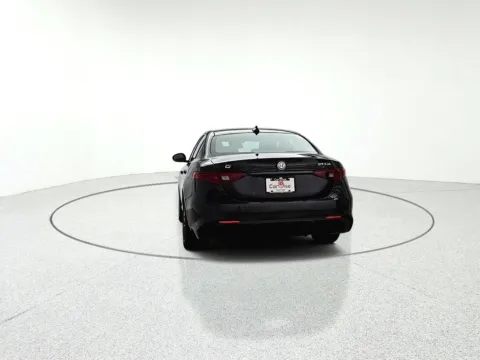 More photos of 2023 Alfa Romeo Giulia Veloce at CarWise Gurnee, IL
