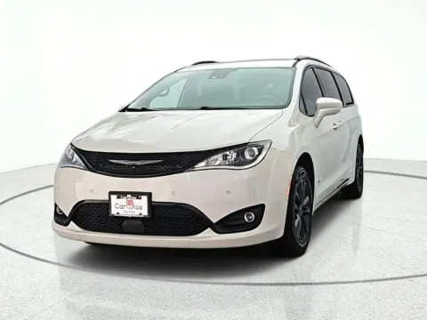 Photos of 2020 Chrysler Pacifica Launch Edition for sale in Gurnee, IL at CarWise Gurnee