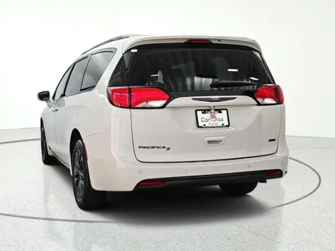 More photos of 2020 Chrysler Pacifica Launch Edition at CarWise Gurnee, IL