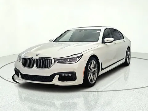 Photos of 2019 BMW 7 Series 750i xDrive for sale in Gurnee, IL at CarWise Gurnee