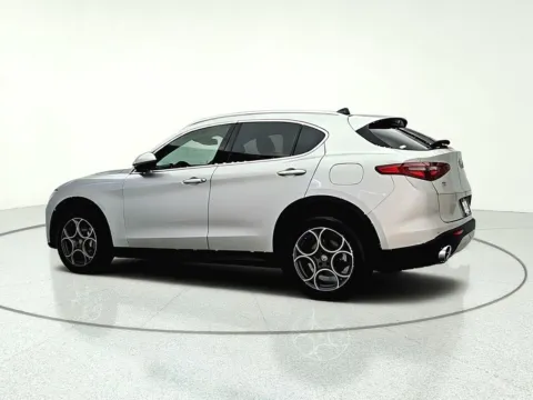 More photos of 2019 Alfa Romeo Stelvio at CarWise Gurnee, IL