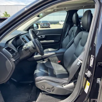 Another view of 2020 Volvo XC90 T6 Momentum for sale in Gurnee, IL at CarWise Gurnee