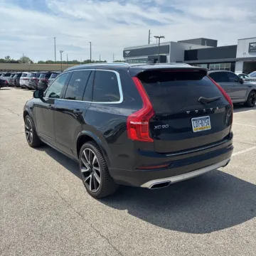 Photos of 2020 Volvo XC90 T6 Momentum for sale in Gurnee, IL at CarWise Gurnee