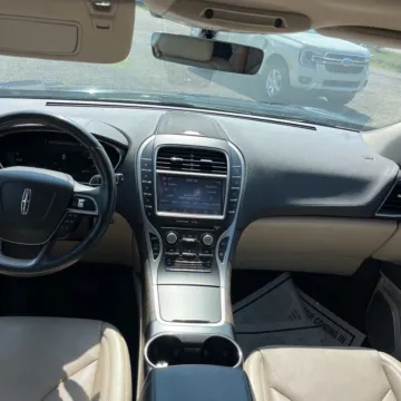 Another view of 2019 Lincoln Nautilus Reserve for sale in Gurnee, IL at CarWise Gurnee
