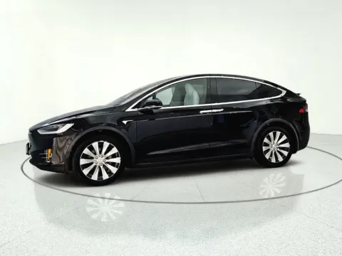 More photos of 2020 Tesla Model X Long Range at CarWise Gurnee, IL