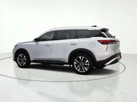 More photos of 2023 INFINITI QX60 LUXE at CarWise Gurnee, IL