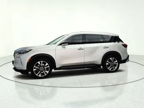 More photos of 2023 INFINITI QX60 LUXE at CarWise Gurnee, IL