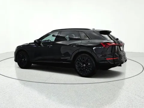 More photos of 2024 Audi Q8 e-tron Prestige at CarWise Gurnee, IL