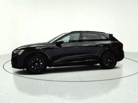 More photos of 2024 Audi Q8 e-tron Prestige at CarWise Gurnee, IL