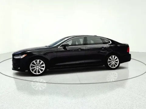 More photos of 2017 Volvo S90 T6 Momentum at CarWise Gurnee, IL