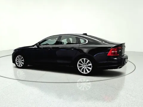 More photos of 2017 Volvo S90 T6 Momentum at CarWise Gurnee, IL