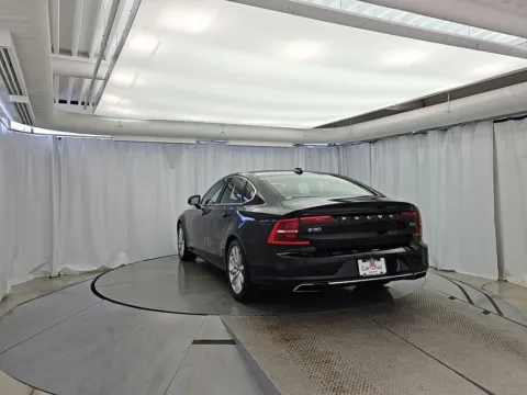 More photos of 2017 Volvo S90 T6 Momentum at CarWise Gurnee, IL