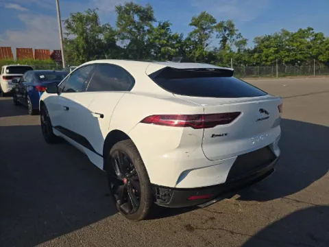 Photos of 2023 Jaguar I-PACE HSE for sale in Gurnee, IL at CarWise Gurnee