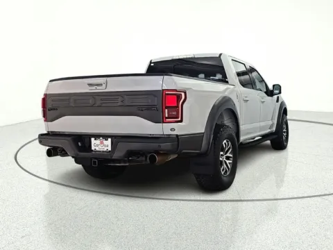 More photos of 2017 Ford F-150 Raptor at CarWise Gurnee, IL