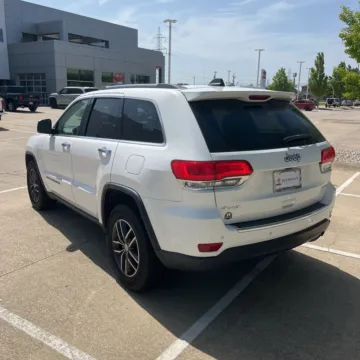 Photos of 2017 Jeep Grand Cherokee Limited for sale in Gurnee, IL at CarWise Gurnee