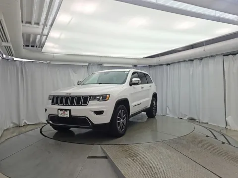 Photos of 2017 Jeep Grand Cherokee Limited for sale in Gurnee, IL at CarWise Gurnee