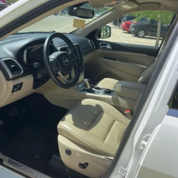 Another view of 2017 Jeep Grand Cherokee Limited for sale in Gurnee, IL at CarWise Gurnee
