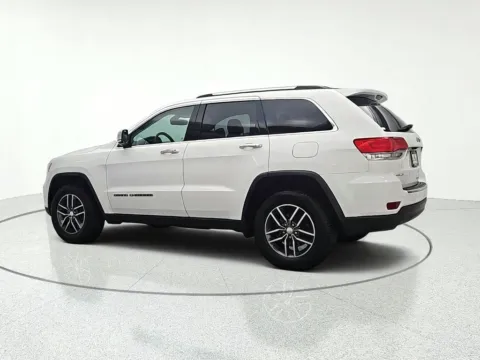 More photos of 2017 Jeep Grand Cherokee Limited at CarWise Gurnee, IL