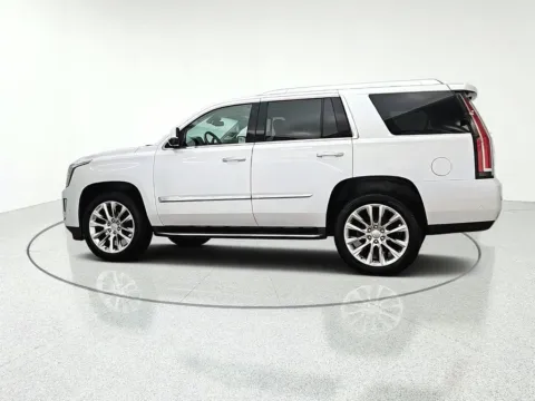 More photos of 2018 Cadillac Escalade Luxury at CarWise Gurnee, IL