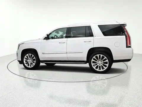 More photos of 2018 Cadillac Escalade Luxury at CarWise Gurnee, IL