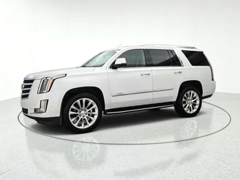 Another view of 2018 Cadillac Escalade Luxury for sale in Gurnee, IL at CarWise Gurnee