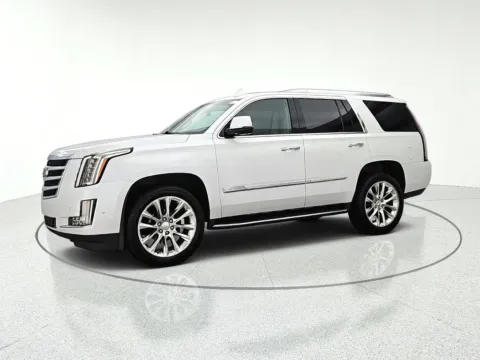 Another view of 2018 Cadillac Escalade Luxury for sale in Gurnee, IL at CarWise Gurnee