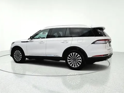 More photos of 2023 Lincoln Aviator Standard at CarWise Gurnee, IL