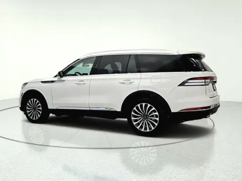 More photos of 2023 Lincoln Aviator Standard at CarWise Gurnee, IL