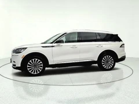 More photos of 2023 Lincoln Aviator Standard at CarWise Gurnee, IL