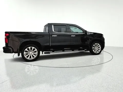 Another view of 2020 Chevrolet Silverado 1500 High Country for sale in Gurnee, IL at CarWise Gurnee