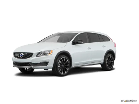 White 2018 Volvo V60 Cross Country T5 for sale in Gurnee, IL