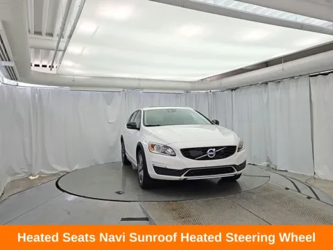 White 2018 Volvo V60 Cross Country T5 for sale in Gurnee, IL