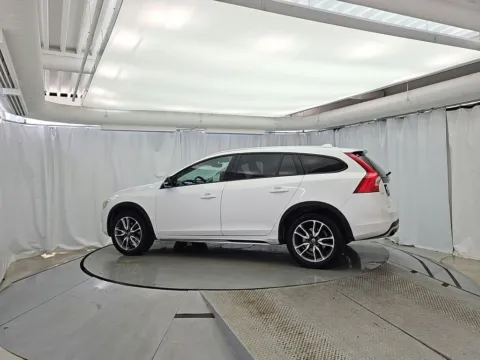 More photos of 2018 Volvo V60 Cross Country T5 at CarWise Gurnee, IL