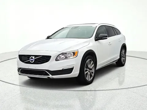 Photos of 2018 Volvo V60 Cross Country T5 for sale in Gurnee, IL at CarWise Gurnee