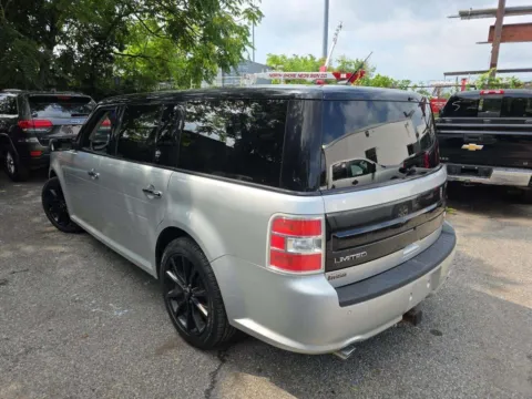Photos of 2018 Ford Flex Limited for sale in Gurnee, IL at CarWise Gurnee