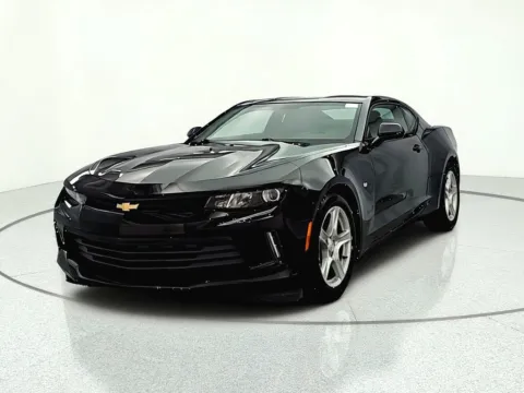 Photos of 2016 Chevrolet Camaro 1LT for sale in Gurnee, IL at CarWise Gurnee