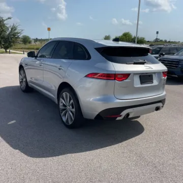 Photos of 2020 Jaguar F-PACE S for sale in Gurnee, IL at CarWise Gurnee