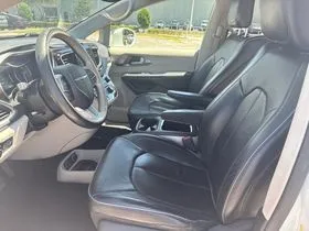 Another view of 2018 Chrysler Pacifica Limited for sale in Gurnee, IL at CarWise Gurnee