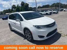 White 2018 Chrysler Pacifica Limited for sale in Gurnee, IL