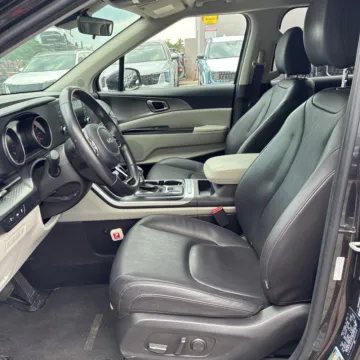 Another view of 2024 Kia Carnival LX for sale in Gurnee, IL at CarWise Gurnee