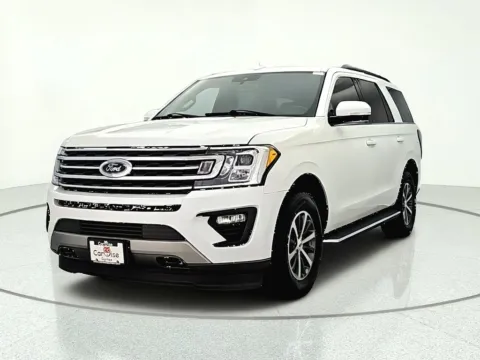 Photos of 2021 Ford Expedition XLT for sale in Gurnee, IL at CarWise Gurnee