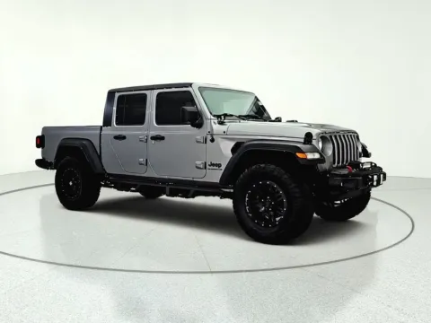 Photos of 2020 Jeep Gladiator Sport for sale in Gurnee, IL at CarWise Gurnee