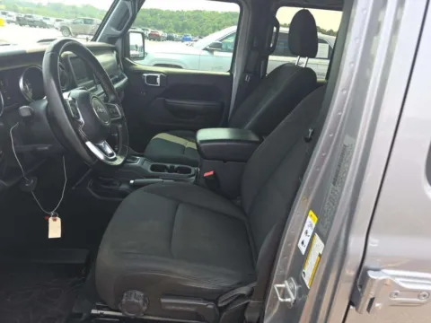 Another view of 2020 Jeep Gladiator Sport for sale in Gurnee, IL at CarWise Gurnee