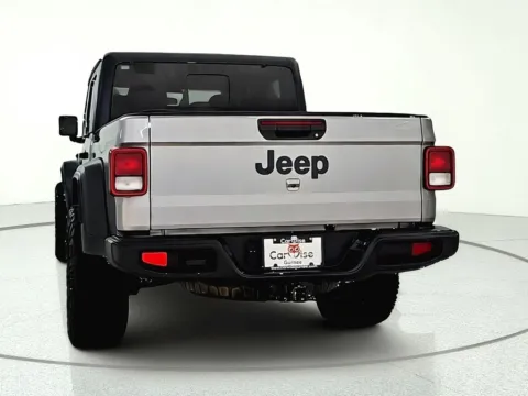 More photos of 2020 Jeep Gladiator Sport at CarWise Gurnee, IL