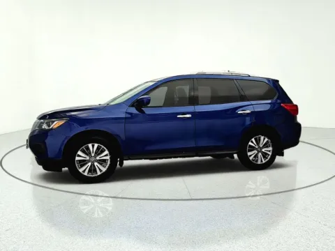 More photos of 2018 Nissan Pathfinder SL at CarWise Gurnee, IL