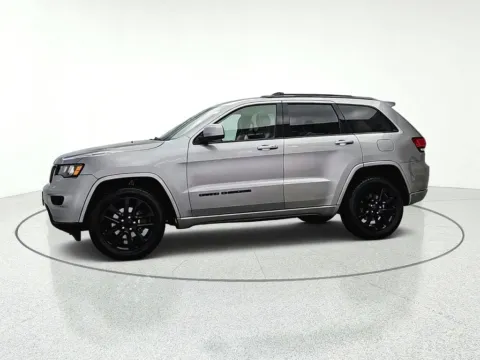 More photos of 2019 Jeep Grand Cherokee Altitude at CarWise Gurnee, IL