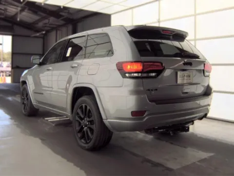 Photos of 2019 Jeep Grand Cherokee Altitude for sale in Gurnee, IL at CarWise Gurnee
